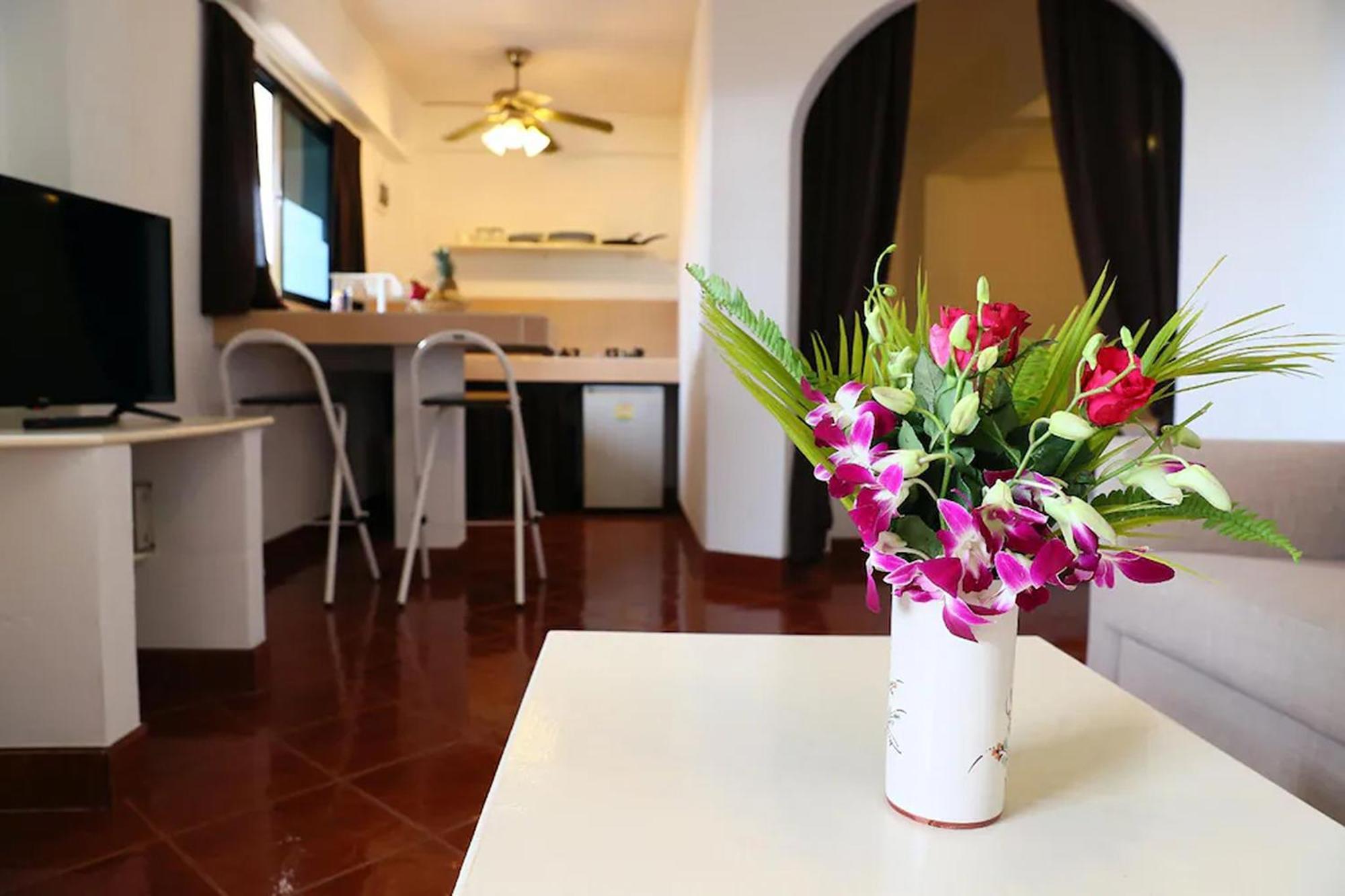 Swiss Villas Panoramic - Sha Certified Patong Exterior photo